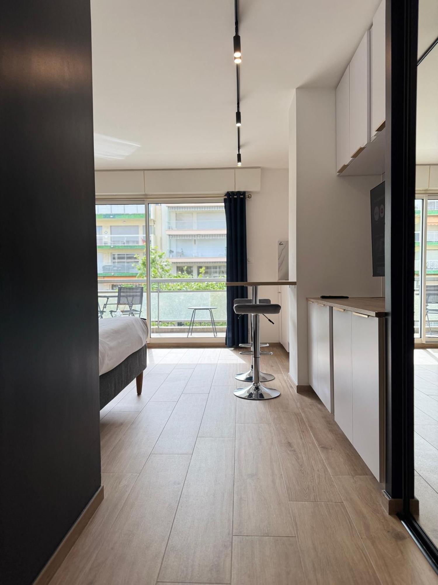 Cosy Appartement, Centre-Ville Cannes, Terrasse, Clim Экстерьер фото